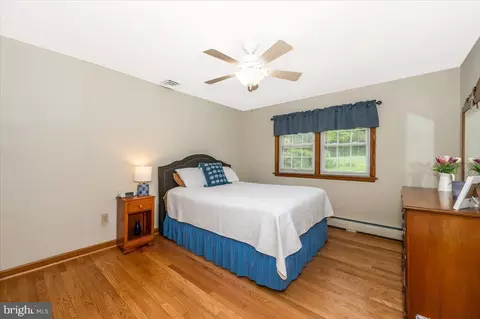 Bedroom - 22019 Mohawk Dr, Smithsburg, MD 21783 photo 2 of 7