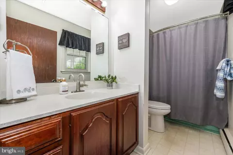 Bath - 22019 Mohawk Dr, Smithsburg, MD 21783 photo 1 of 1