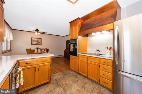 Kitchen - 22019 Mohawk Dr, Smithsburg, MD 21783 photo 5 of 5