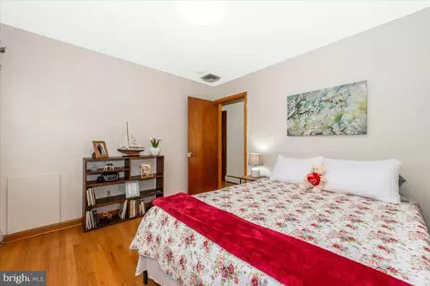 Bedroom - 22019 Mohawk Dr, Smithsburg, MD 21783 photo 5 of 7