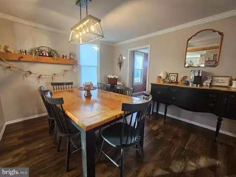 Dining - 25209 Elhuff Ct, Cascade, MD 21719 photo 2 of 4