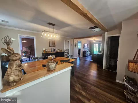 Entry Way - 25209 Elhuff Ct, Cascade, MD 21719 photo 5 of 13