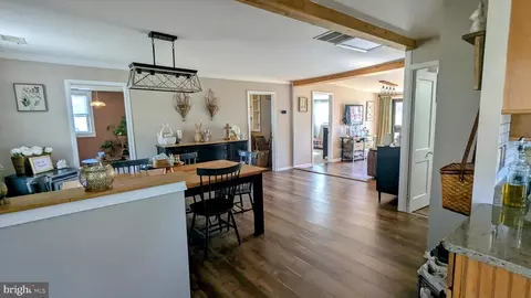 Entry Way - 25209 Elhuff Ct, Cascade, MD 21719 photo 2 of 13