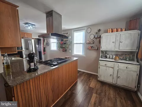 Kitchen - 25209 Elhuff Ct, Cascade, MD 21719 photo 7 of 7