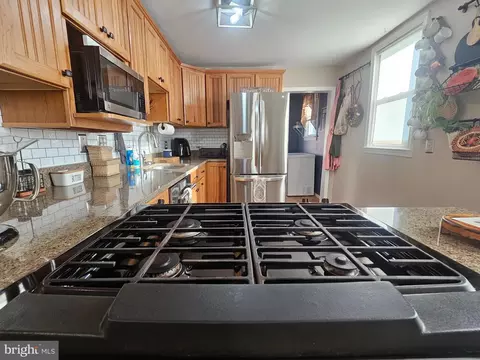 Kitchen - 25209 Elhuff Ct, Cascade, MD 21719 photo 6 of 7