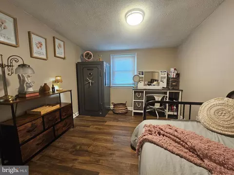 Bedroom - 25209 Elhuff Ct, Cascade, MD 21719 photo 4 of 11