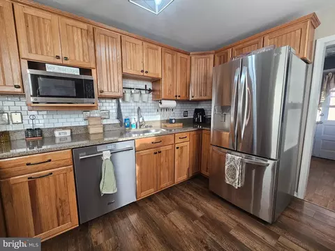 Kitchen - 25209 Elhuff Ct, Cascade, MD 21719 photo 3 of 7