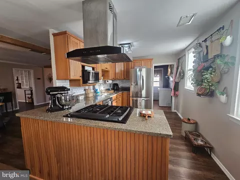 Kitchen - 25209 Elhuff Ct, Cascade, MD 21719 photo 2 of 7