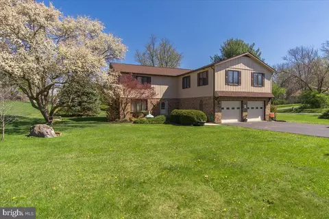 20540 Bluebird Ave, Hagerstown, MD 21742