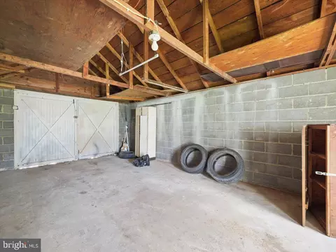 Exterior - 932 Chestnut St, Hagerstown, MD 21740 photo 4 of 10
