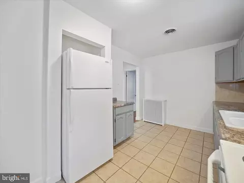 Entry Way - 932 Chestnut St, Hagerstown, MD 21740 photo 1 of 4