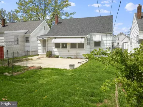 Exterior - 932 Chestnut St, Hagerstown, MD 21740 photo 6 of 10