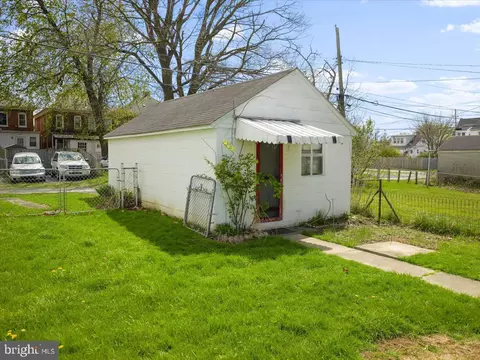 Exterior - 932 Chestnut St, Hagerstown, MD 21740 photo 7 of 10