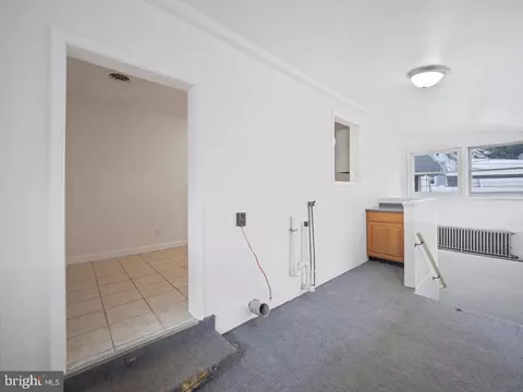 Entry Way - 932 Chestnut St, Hagerstown, MD 21740 photo 3 of 4