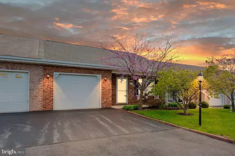 349 Winding Oak Dr, Hagerstown, MD 21740