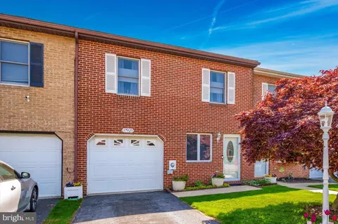 17925 Clubhouse Dr, Hagerstown, MD 21740