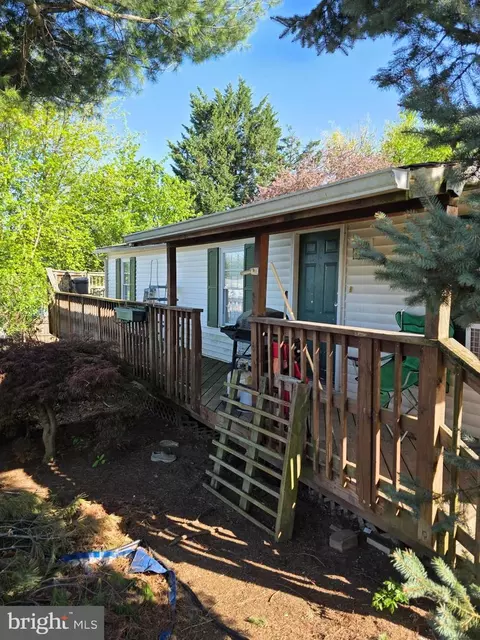 12023 Heather Dr, Hagerstown, MD 21740