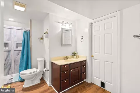 Bath - 111 Gabriel Ct, Smithsburg, MD 21783 photo 2 of 4