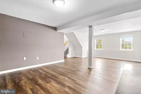 Living - 111 Gabriel Ct, Smithsburg, MD 21783 photo 4 of 4