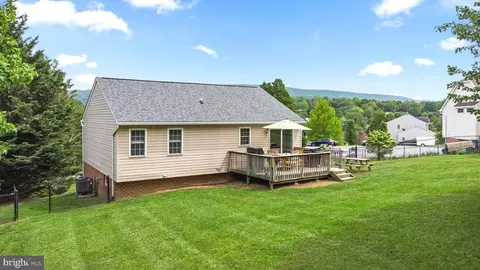 Exterior - 111 Gabriel Ct, Smithsburg, MD 21783 photo 5 of 7