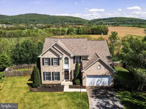 104 Mason Pl, Boonsboro, MD 21713