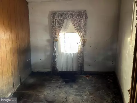 Bedroom - 12 W Water St, Smithsburg, MD 21783 photo 2 of 3