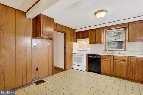 25439 Warren Ave, Cascade, MD 21719 photo 14