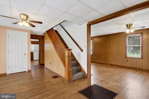 25439 Warren Ave, Cascade, MD 21719 photo 9