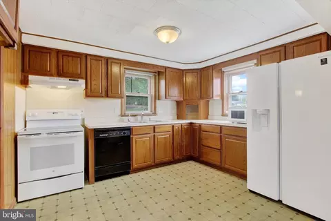 25439 Warren Ave, Cascade, MD 21719 photo 16