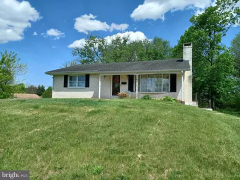 11015 Clinton Ave, Hagerstown, MD 21740
