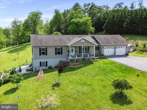 4846 Casper Rd, Hancock, MD 21750 photo 2