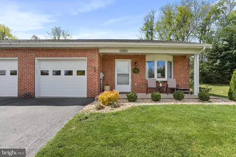 17915 Sand Wedge Dr, Hagerstown, MD 21740
