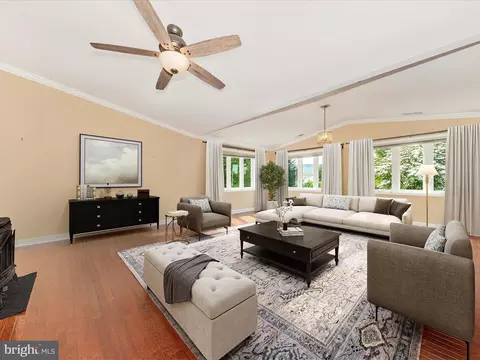 Living - 22028 Beaverbrook Dr, Smithsburg, MD 21783 photo 1 of 5