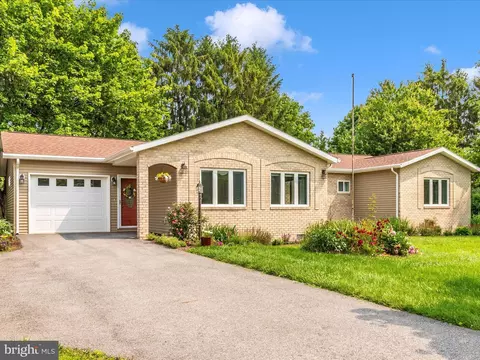 Exterior - 22028 Beaverbrook Dr, Smithsburg, MD 21783 photo 2 of 7