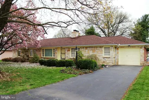 255 Pangborn Blvd, Hagerstown, MD 21740