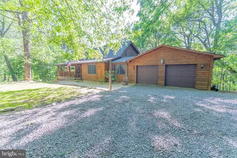 3331 Hawks Hill Ln, Keedysville, MD 21756