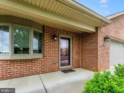 13342 Marquise Dr, Hagerstown, MD 21742
