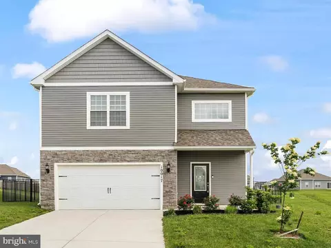 10017 Roulette Dr, Hagerstown, MD 21740