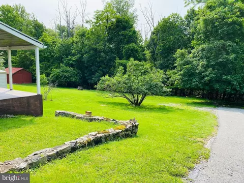Exterior - 24707 Oaks Ave, Cascade, MD 21719 photo 3 of 9