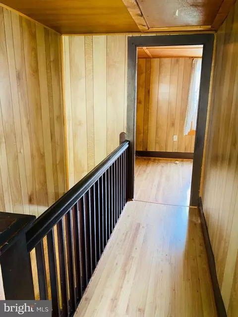 Entry Way - 24707 Oaks Ave, Cascade, MD 21719 photo 4 of 5