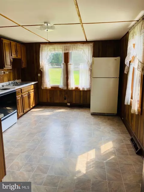 Kitchen - 24707 Oaks Ave, Cascade, MD 21719 photo 2 of 2