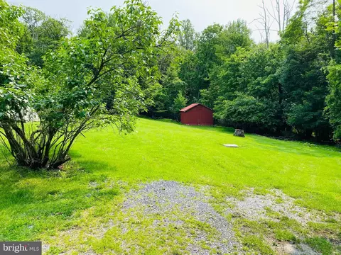 Exterior - 24707 Oaks Ave, Cascade, MD 21719 photo 5 of 9
