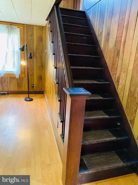 Entry Way - 24707 Oaks Ave, Cascade, MD 21719 photo 2 of 5