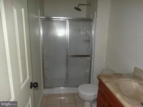 Bath - 112 Colton Ct, Smithsburg, MD 21783 photo 4 of 4