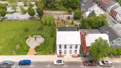 52 E Baltimore St, Hagerstown, MD 21740 photo 2