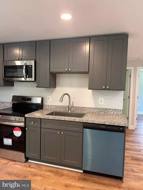 Kitchen - 25212 Elhuff Ct, Cascade, MD 21719 photo 2 of 3