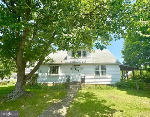 18010 Alpine Dr, Maugansville, MD 21767