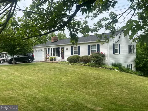 16208 Spade Rd, Hagerstown, MD 21740