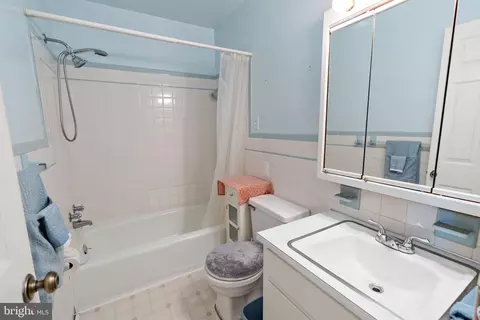 Bath - 14503 Fairview Rd, Clear Spring, MD 21722 photo 1 of 2