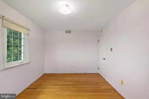 Bedroom - 14503 Fairview Rd, Clear Spring, MD 21722 photo 5 of 7